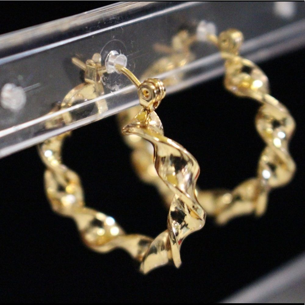 Twisted Mini Earrings / Hoops